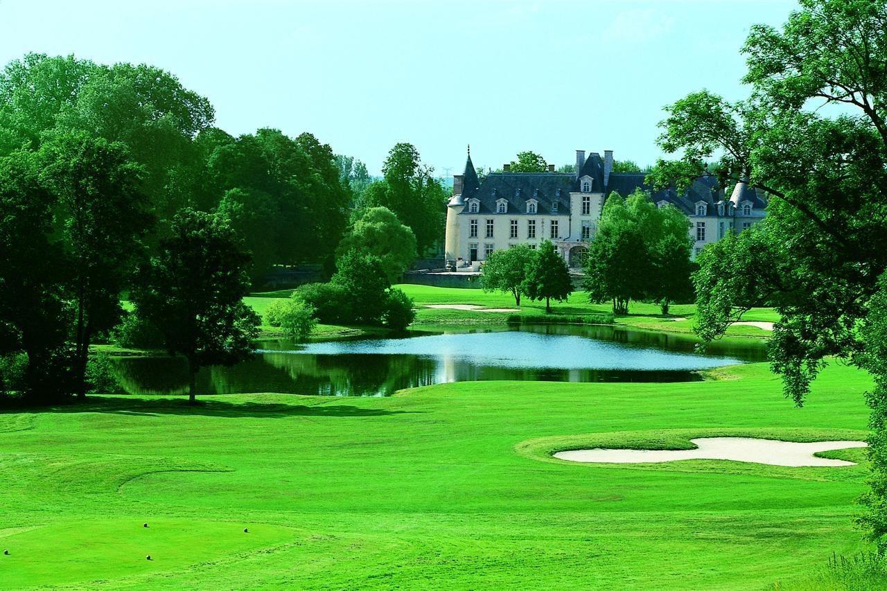 Chateau D'Augerville Golf & Spa Resort Buitenkant foto
