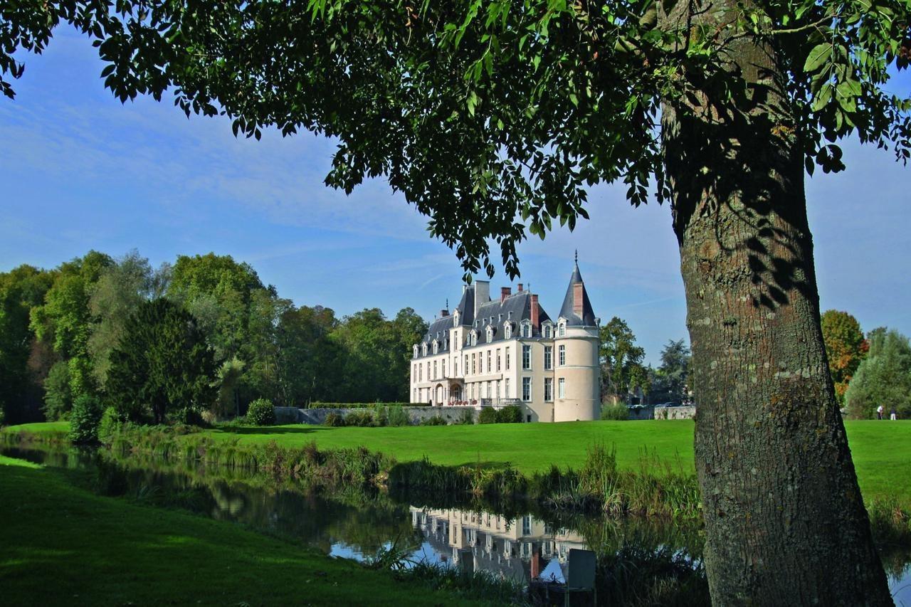Chateau D'Augerville Golf & Spa Resort Buitenkant foto
