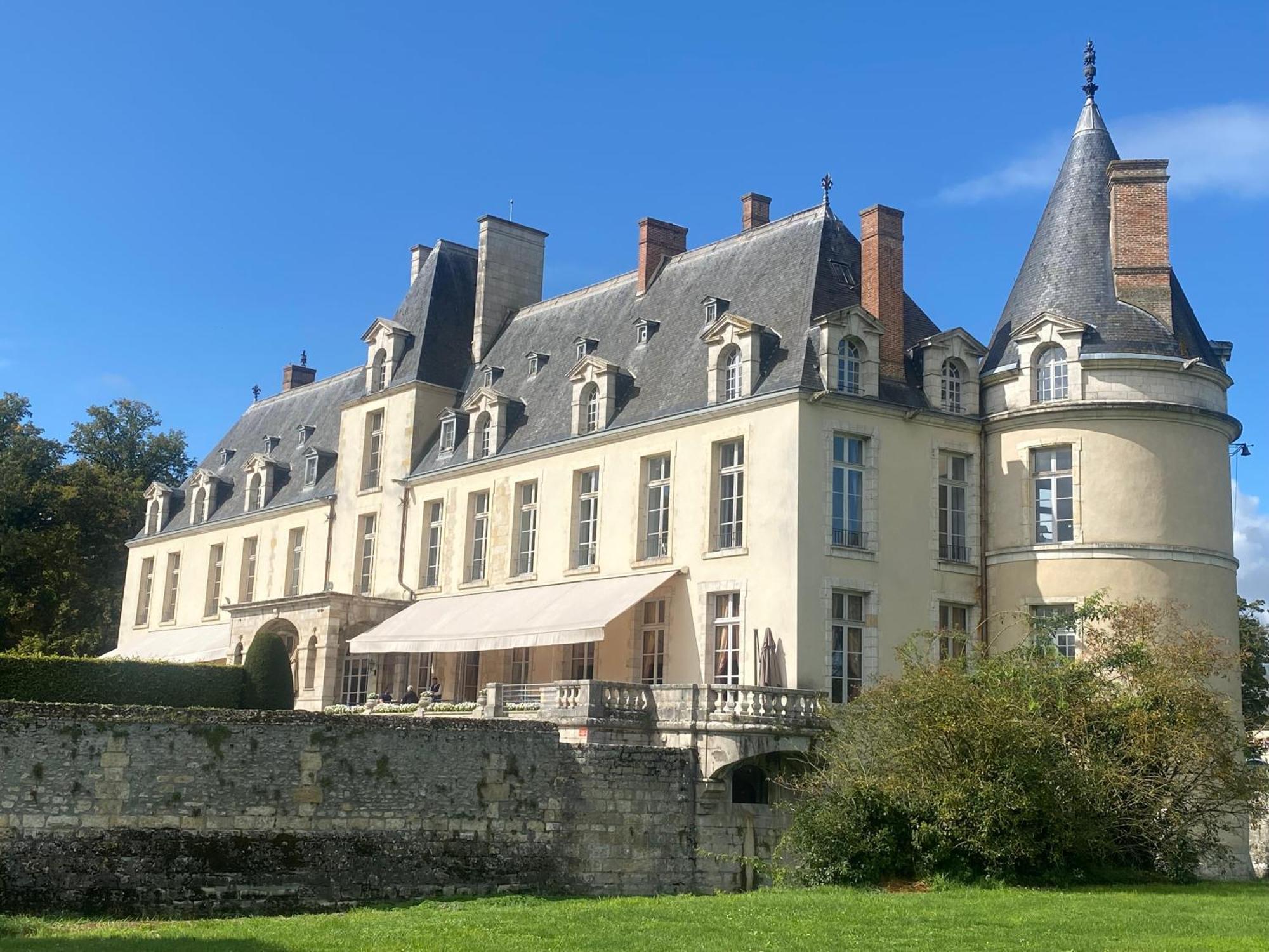 Chateau D'Augerville Golf & Spa Resort Buitenkant foto