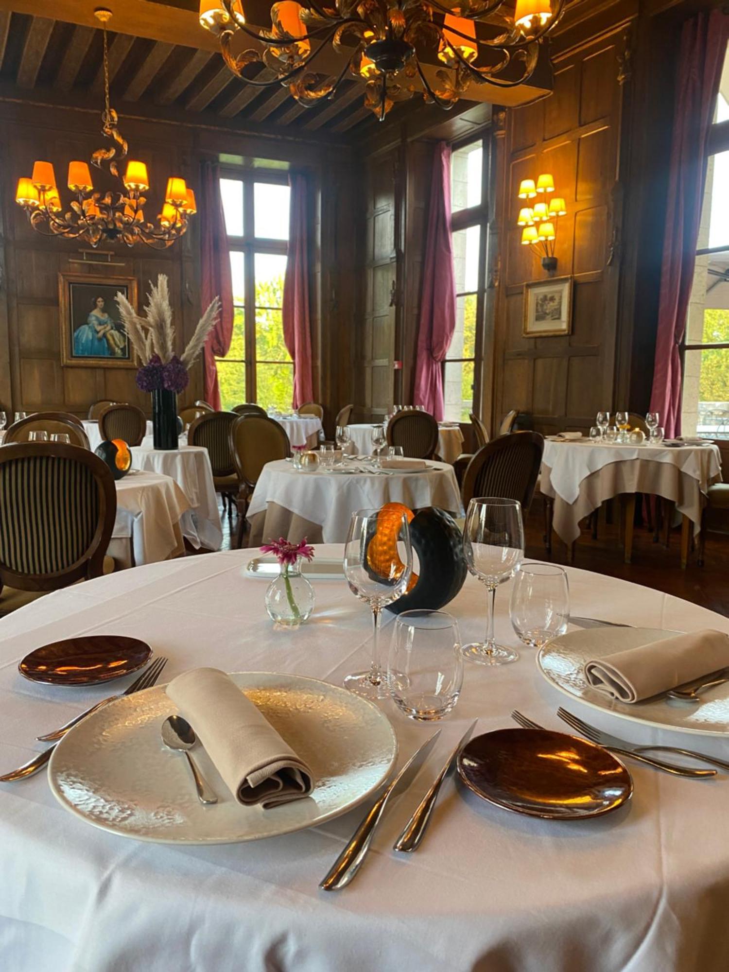 Chateau D'Augerville Golf & Spa Resort Buitenkant foto