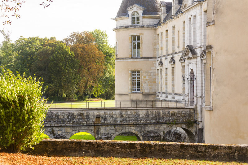 Chateau D'Augerville Golf & Spa Resort Buitenkant foto
