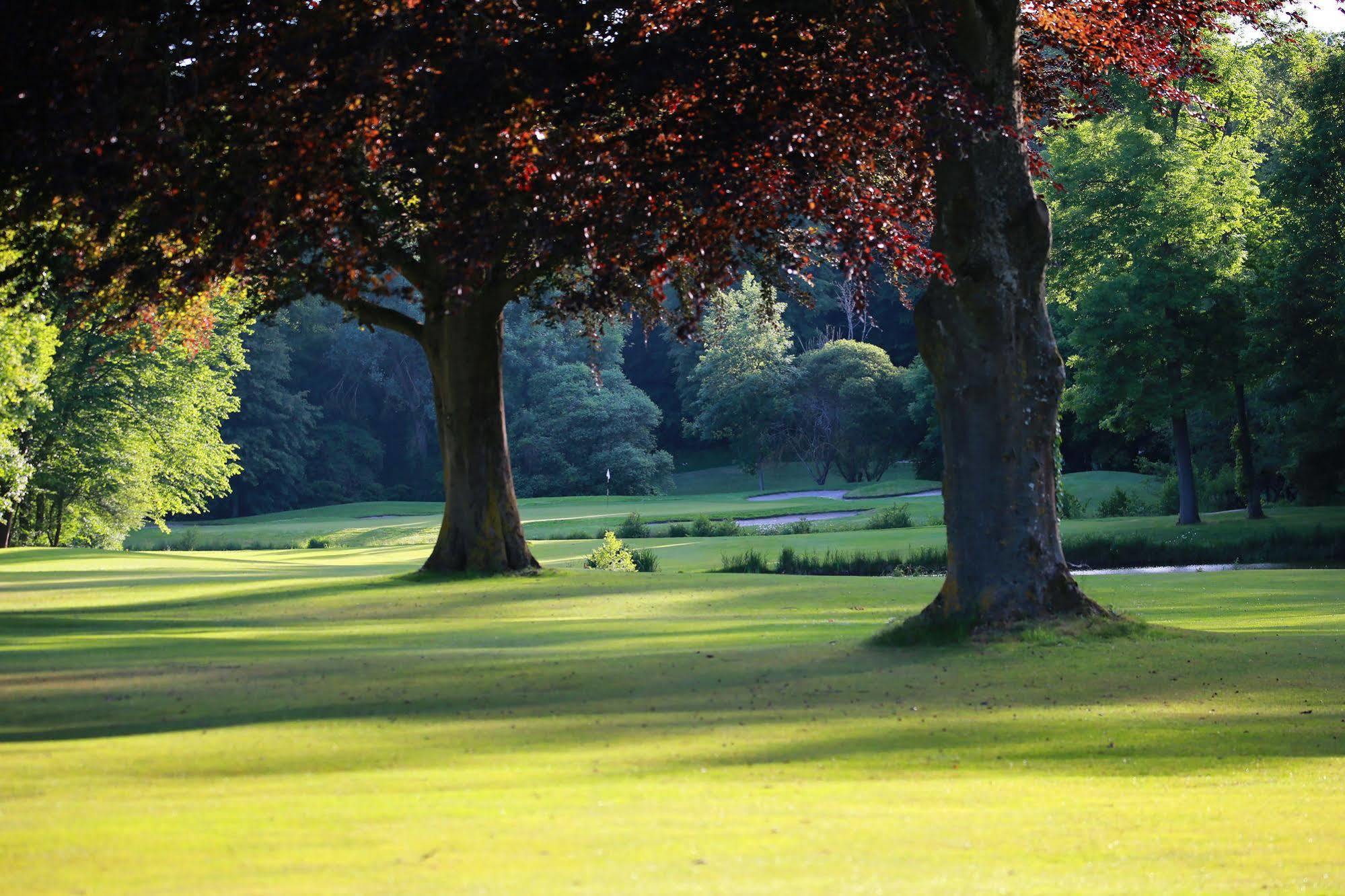 Chateau D'Augerville Golf & Spa Resort Buitenkant foto
