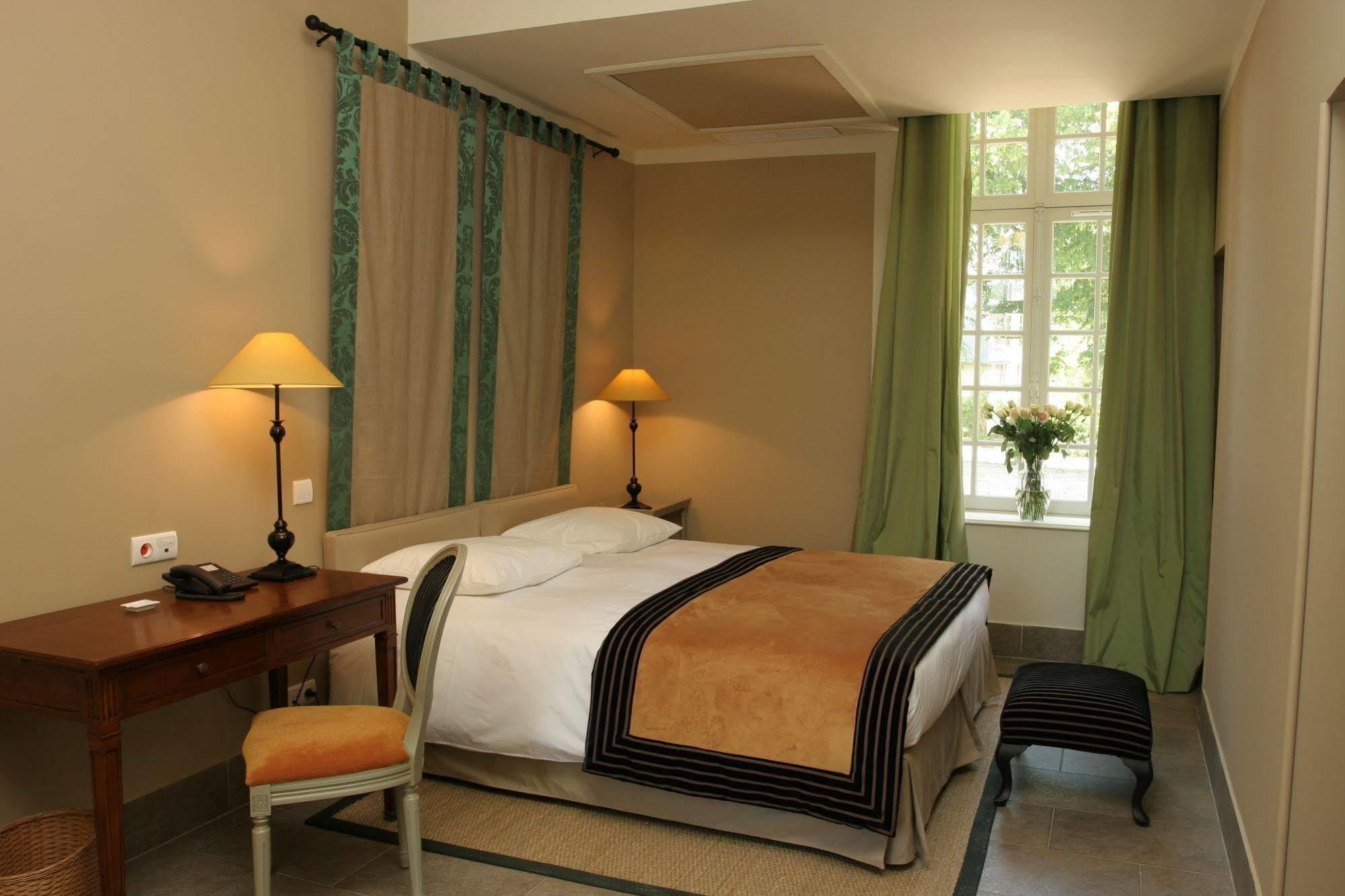 Chateau D'Augerville Golf & Spa Resort Buitenkant foto