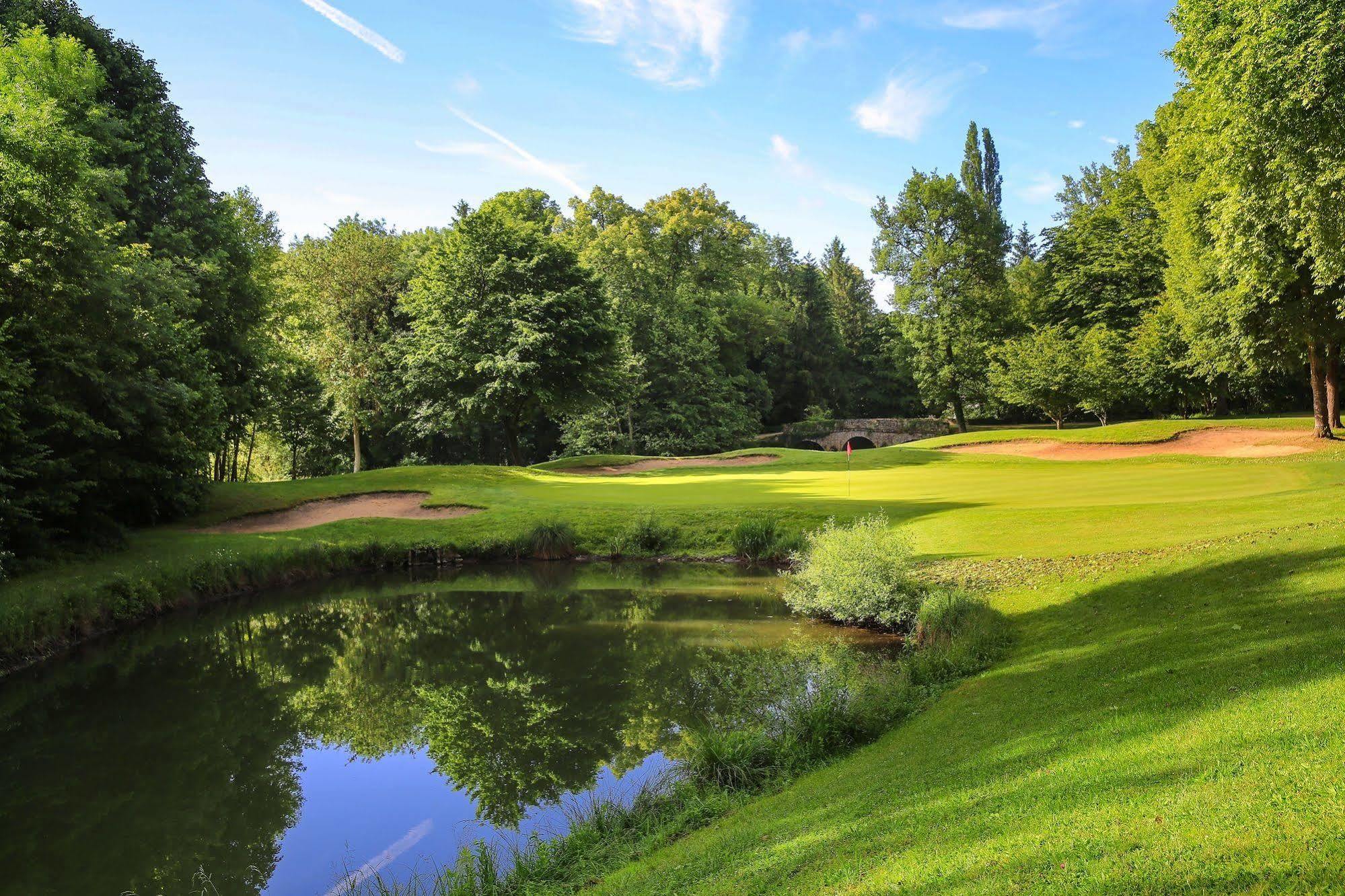 Chateau D'Augerville Golf & Spa Resort Buitenkant foto