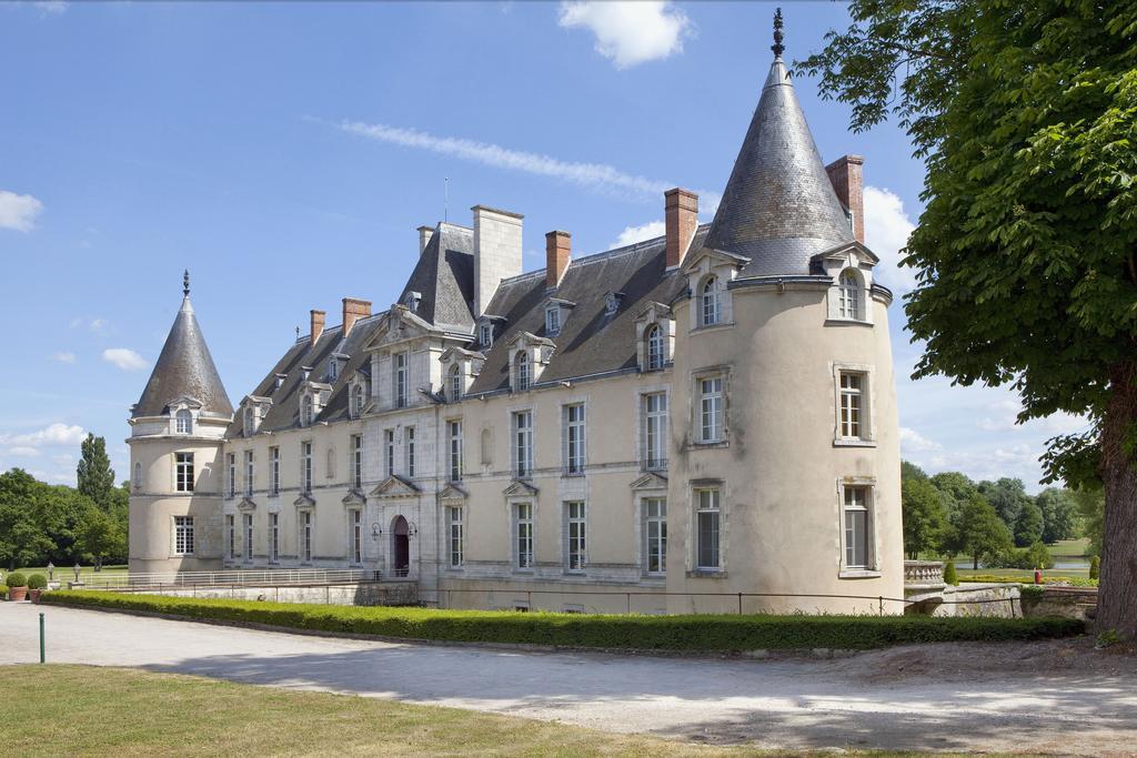 Chateau D'Augerville Golf & Spa Resort Buitenkant foto